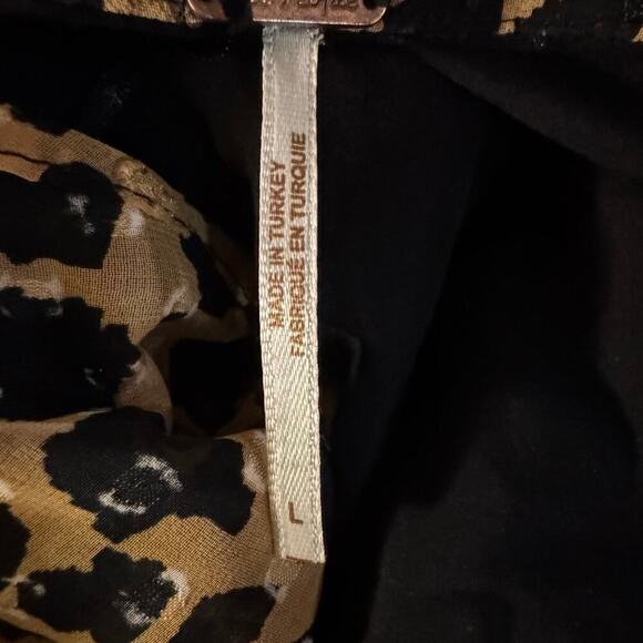 Free People Leopard Print Frenchie Mini
Wrap Dress Size Large lightweight - Picture 12 of 13